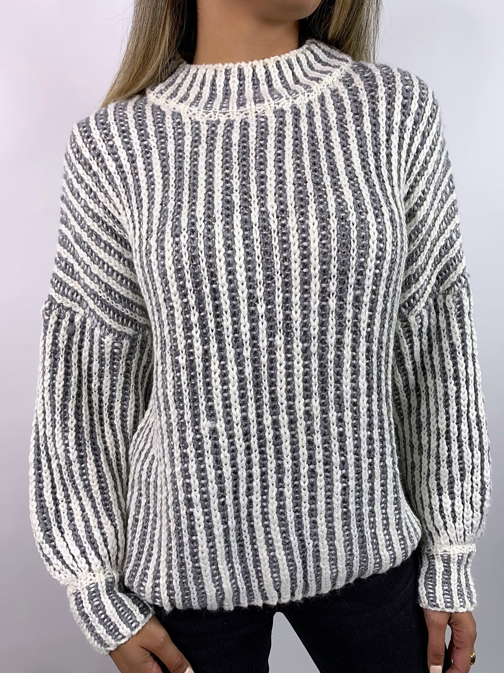 Icy Knit Handmade Sweater - marfemme